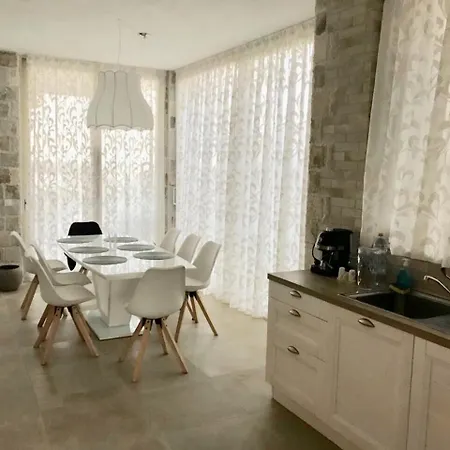 Dom wakacyjny Coral Luxury Villas De Margo Łozenec